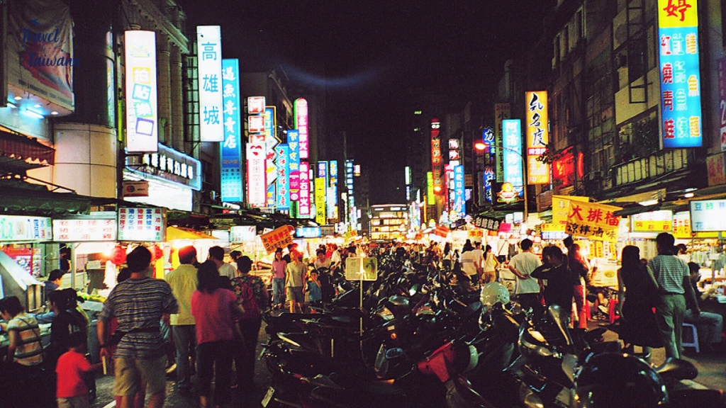 Chợ đêm Lục Hợp - Nơi tập hợp các món ẩm thực hấp dẫn của Đài Loan